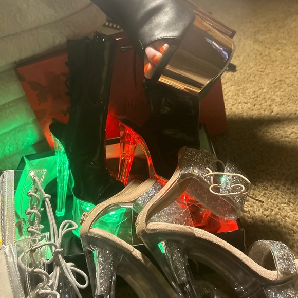 Hello Girlies - Picture 5 of 15